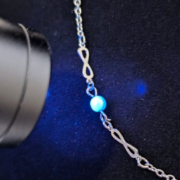 (2/$20) Vintage Pearl Infinity Link Chain Necklace - Picture 4 of 5